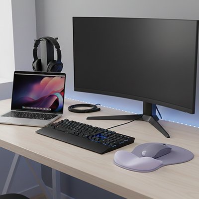 Tapis de souris ergonomique gris sur table de travail